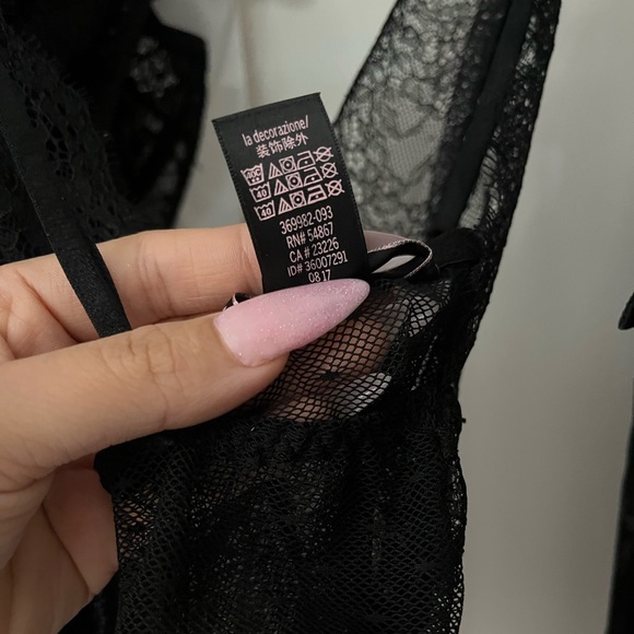 Victoria’s Secret black lace lingerie - Picture 3 of 6